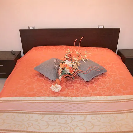 Dora Hotel