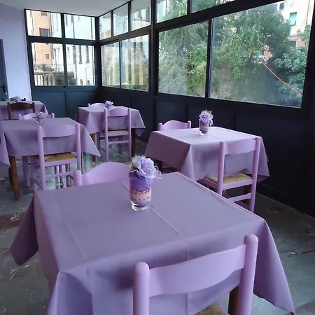 Hotel Dora 2*