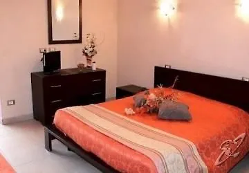 Dora 2* Carrare