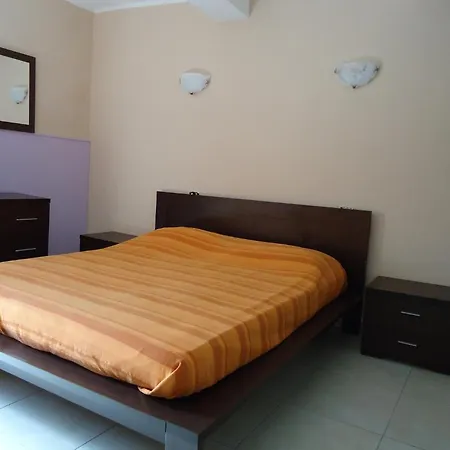 Dora Hotel