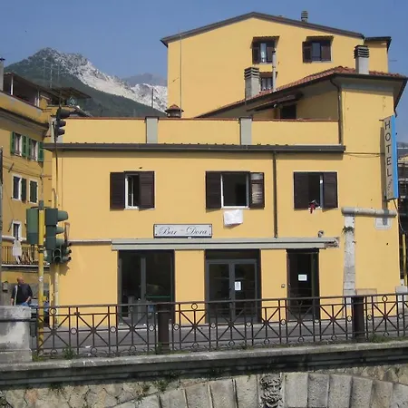 Hotel Dora