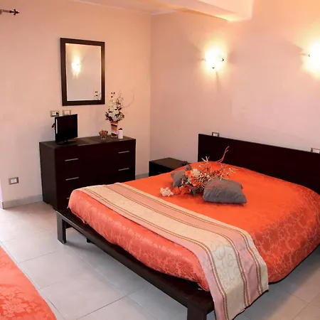 Dora 2* Carrara